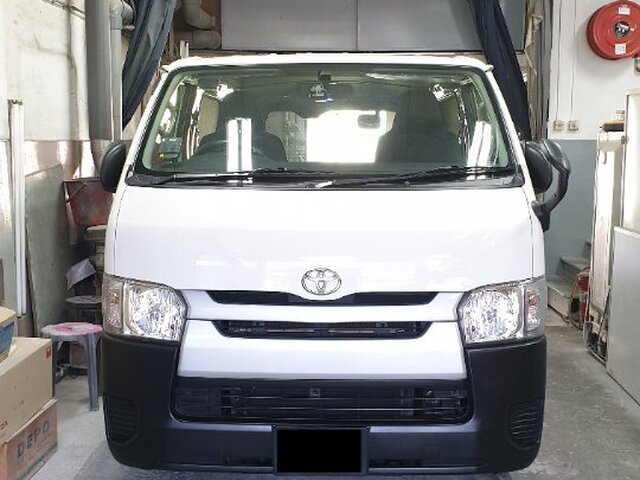 Toyota HiAce Auto Diesel