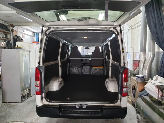 Toyota HiAce Auto Diesel Toyota HiAce Auto Diesel
